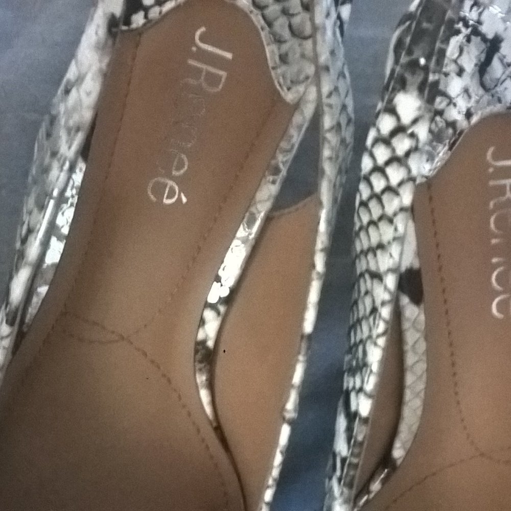 J. Renee - Picture 6 of 6